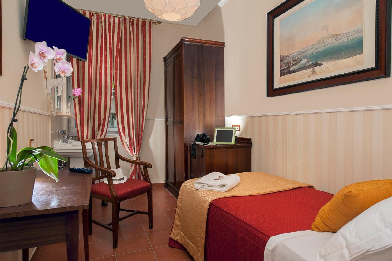 Budget Rooms Des Artistes Rom Exterior foto
