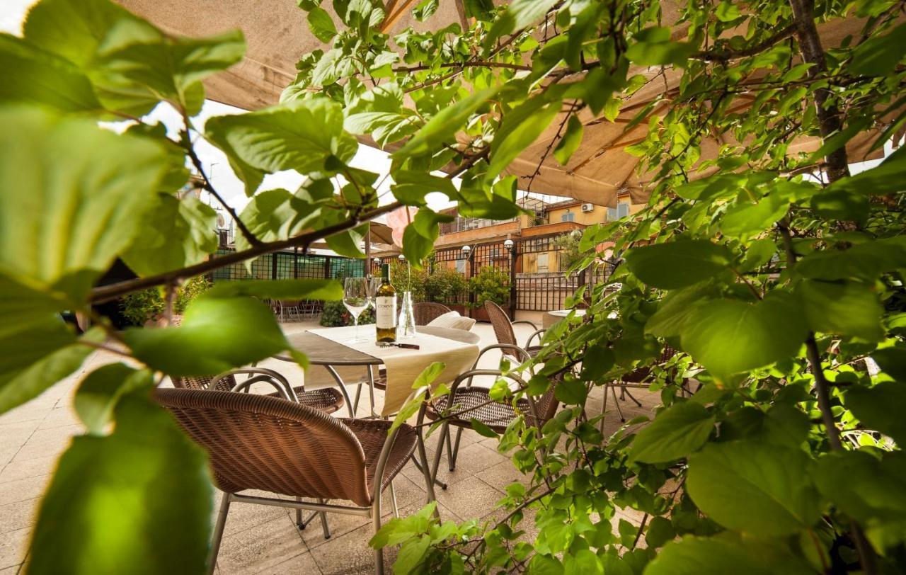 Budget Rooms Des Artistes Rom Exterior foto