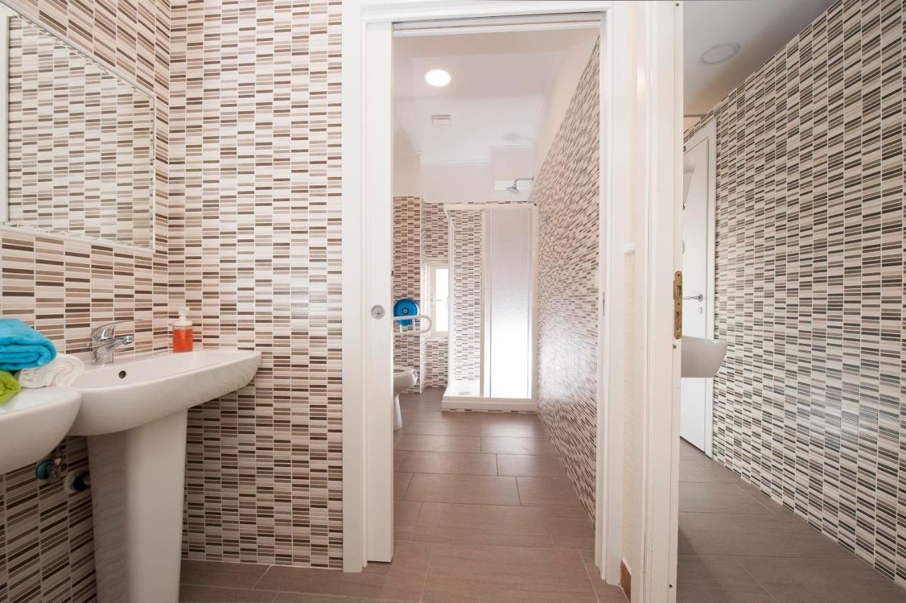Budget Rooms Des Artistes Rom Exterior foto
