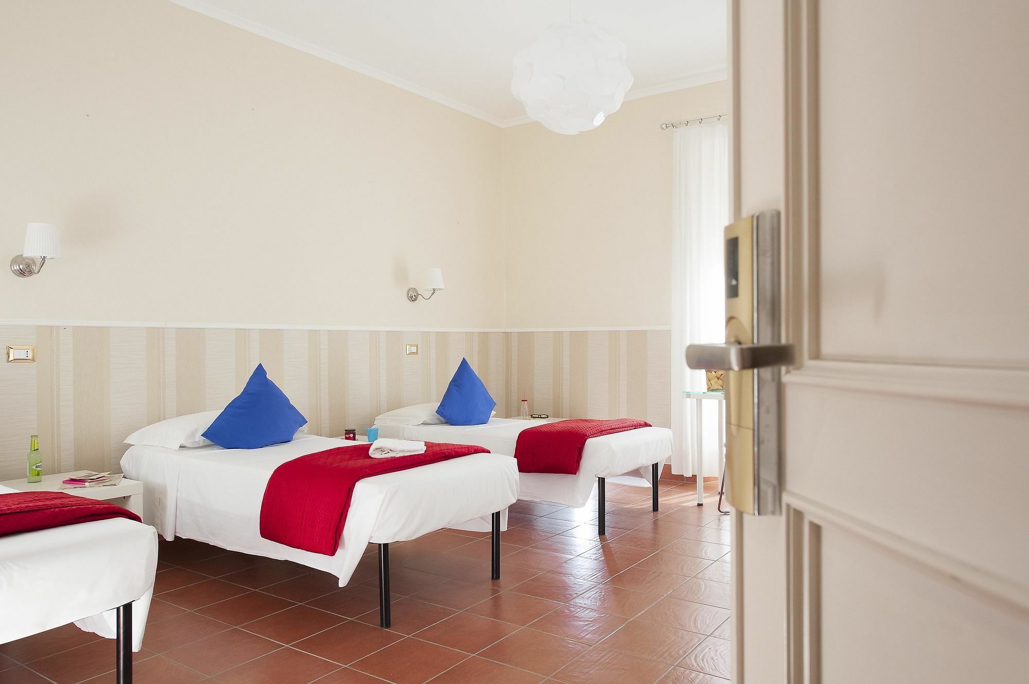 Budget Rooms Des Artistes Rom Exterior foto
