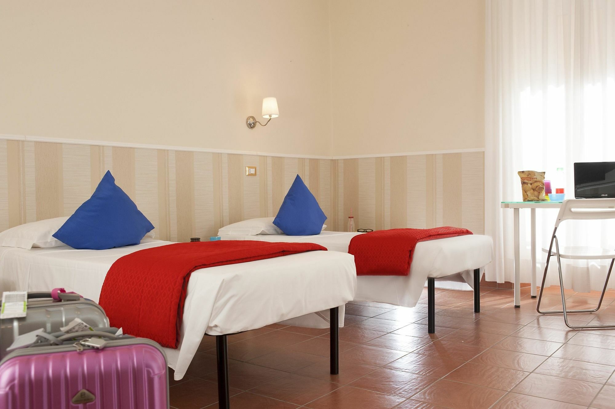 Budget Rooms Des Artistes Rom Exterior foto
